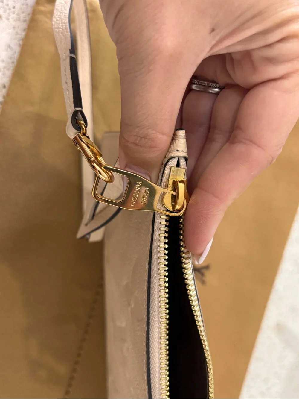 Authentic Louis Vuitton Neverfull GM Empreinte cream monogram pouch wristlet